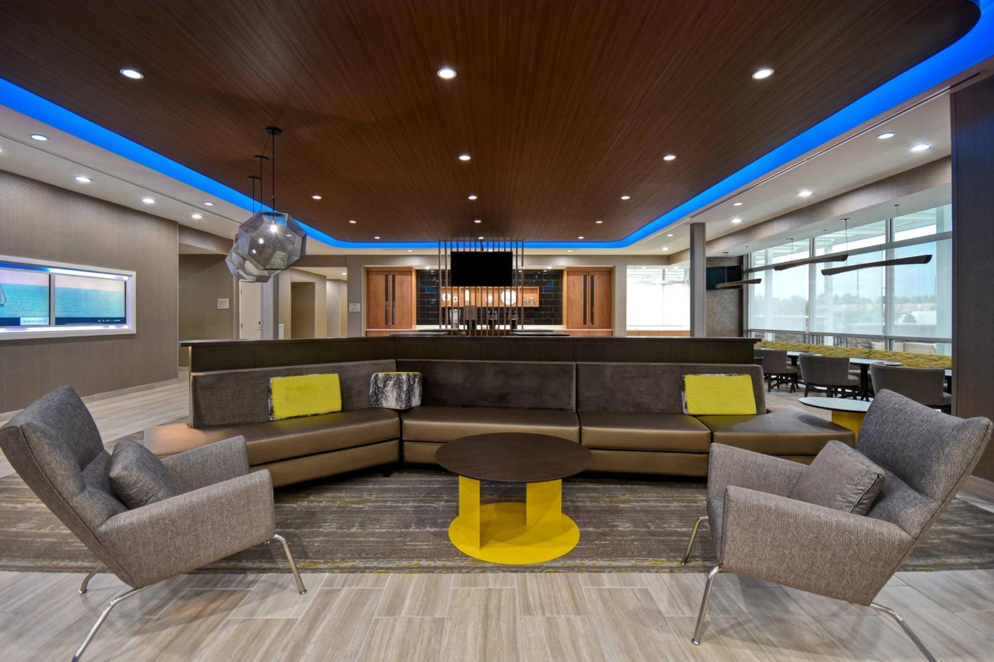 Springhill Suites By Marriott Holland Exterior photo