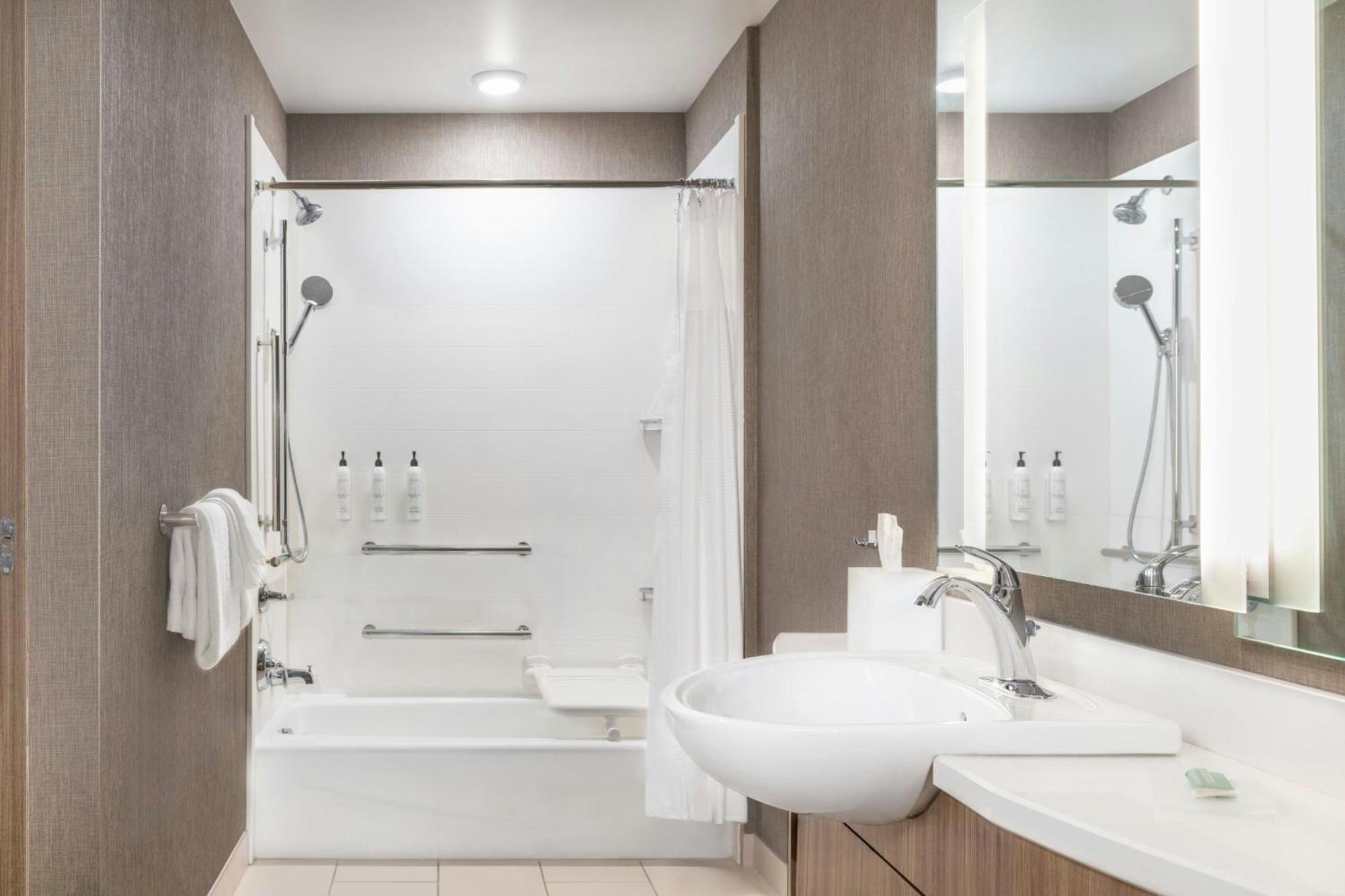 Springhill Suites By Marriott Holland Exterior photo